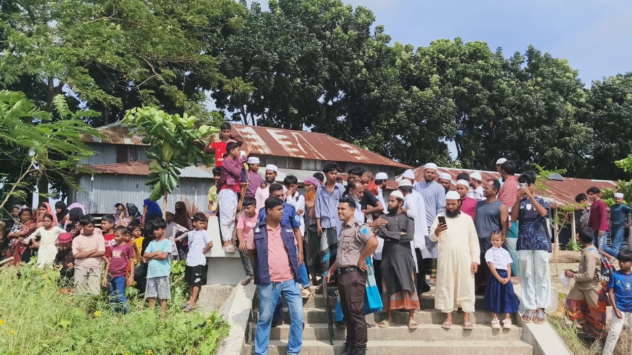 আড়িয়াল খাঁ নদে ফেলে দেয়া শিশুর মরদেহ উদ্ধার