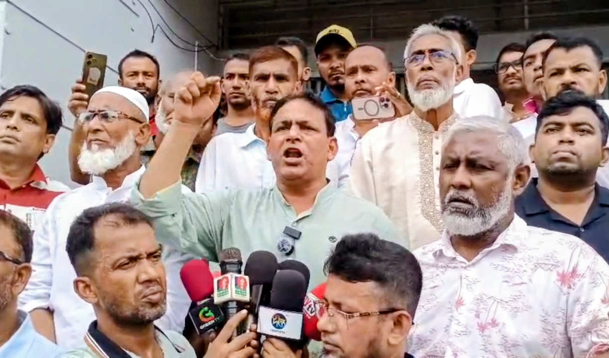 অরাজকতা করে আওয়ামী লীগ প্রতিষ্ঠিত হতে পারবে না: খোকন তালুকদার