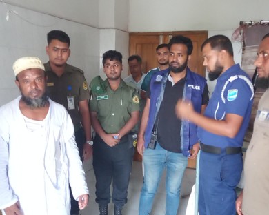 মাদারীপুরে হাসপাতালের ভেতর যুবককে কুপিয়ে জখম, অভিযুক্ত আটক